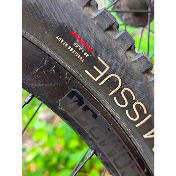 Wherelset from TREK Slash 8 MX Bontrager Line Comp 30, Tubeless Boost 27.5˝ + 29 - Picture 11 of 11